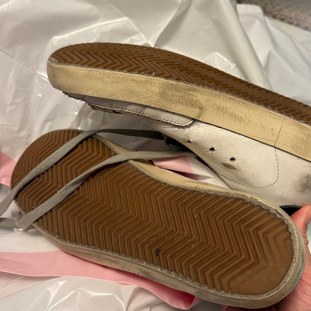 Golden Goose Men's Cream and Black Star Sneakers - Picture 4 of 4